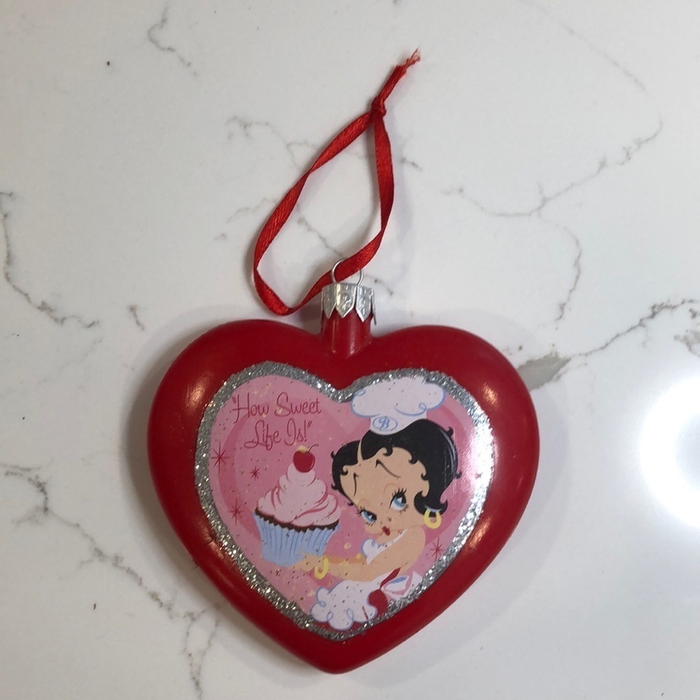 Betty Boop, 2010 red heart shaped Christmas ornament “how sweet life is” cupcake